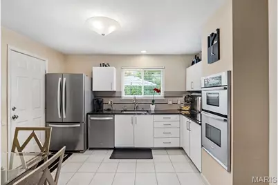 11722 Holly Springs Drive, Saint Louis, MO 63146 - Photo 6