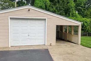 2898 Lesmer Ct, Overland, MO 63114 - Photo 2