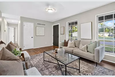 2159 Aristocrat Drive, Florissant, MO 63031 - Photo 2