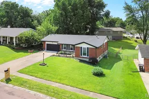 4494 Papal Dr, Florissant, MO 63033 - Photo 6