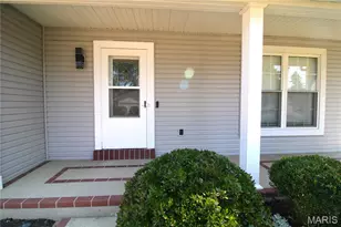 912 Oakwood Farms Ln, Ballwin, MO 63021 - Photo 2