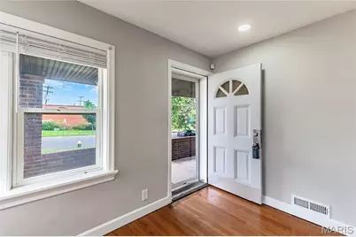 5054 Fyler Avenue, Saint Louis, MO 63139 - Photo 6