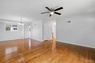 6320 Ashbury Dr, Saint Louis, MO 63123 - Photo 6