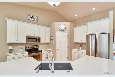 304 Crescent Oak Court, Wentzville, MO 63385 - Photo 16