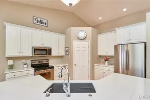 304 Crescent Oak Ct, Wentzville, MO 63385 - Photo 16