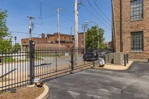 1720 Chouteau Ave, Saint Louis, MO 63103 - Photo 2
