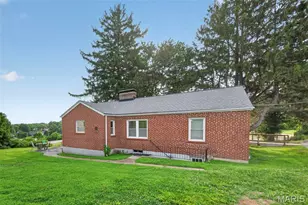 105 N Elm St, Ballwin, MO 63011 - Photo 28
