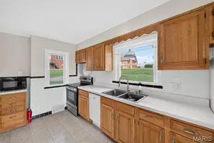 105 N Elm St, Ballwin, MO 63011 - Photo 14