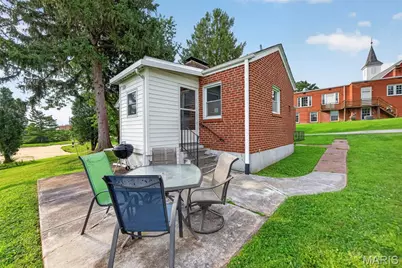 105 N Elm Street, Ballwin, MO 63011 - Photo 26