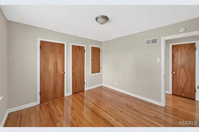 105 N Elm Street, Ballwin, MO 63011 - Photo 16