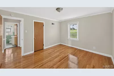 105 N Elm Street, Ballwin, MO 63011 - Photo 18