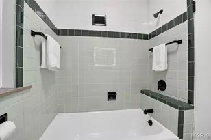 4005 Dover Pl, Saint Louis, MO 63116 - Photo 24