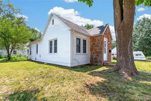 360 W 5th St, Lebanon, MO 65536 - Photo 2