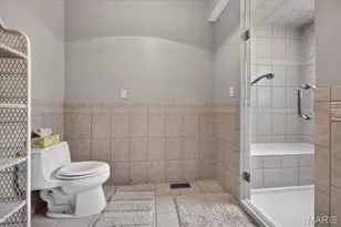 8686 Barby Ln, University City, MO 63124 - Photo 24