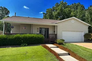 8686 Barby Ln, University City, MO 63124 - Photo 4