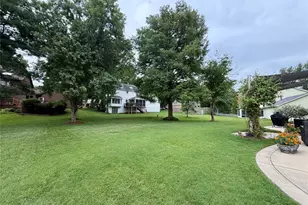 14246 Cypress Hill Dr, Chesterfield, MO 63017 - Photo 6