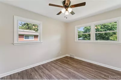 160 Saint Patrick Lane, Florissant, MO 63031 - Photo 12