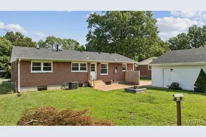160 Saint Patrick Lane, Florissant, MO 63031 - Photo 32