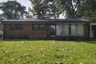 2 St Rose Ct, Florissant, MO 63031 - Photo 1