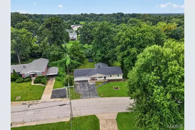 10800 Hobday Avenue, Saint Ann, MO 63074 - Photo 12