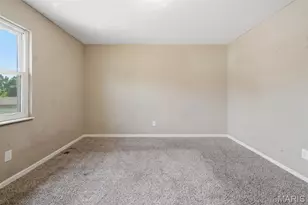 415 Hentschel Pl, Saint Louis, MO 63135 - Photo 12