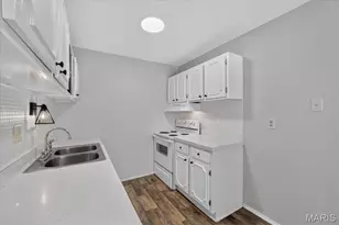10510 Carroll Wood Way, Saint Louis, MO 63128 - Photo 12