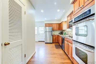 8016 Davis Drive, Saint Louis, MO 63105 - Photo 8