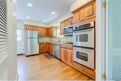 8016 Davis Drive, Saint Louis, MO 63105 - Photo 10