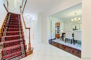 8016 Davis Dr, Saint Louis, MO 63105 - Photo 2