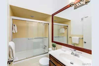8016 Davis Drive, Saint Louis, MO 63105 - Photo 36