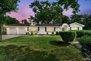 8217 Cadillac Ln, Berkeley, MO 63134 - Photo 2