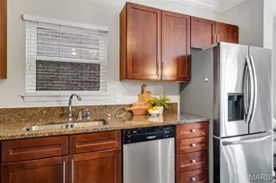 2130 Franz Park Ln, Saint Louis, MO 63139 - Photo 14