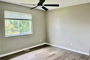 3060 Laurel Village Cir, Saint Peters, MO 63376 - Photo 8