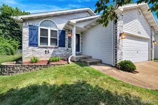 916 Valentine St, Festus, MO 63028 - Photo 2