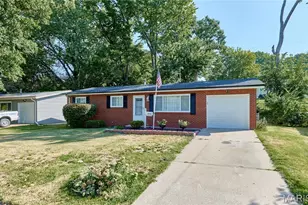 1370 Acredale Dr, Florissant, MO 63033 - Photo 2