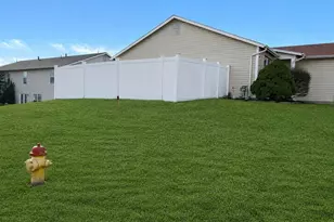 1461 Surrey Ln, Saint Peters, MO 63304 - Photo 2