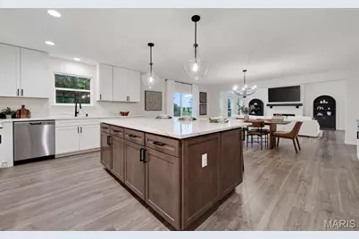 310 Osprey Court, Lake Saint Louis, MO 63367 - Photo 8