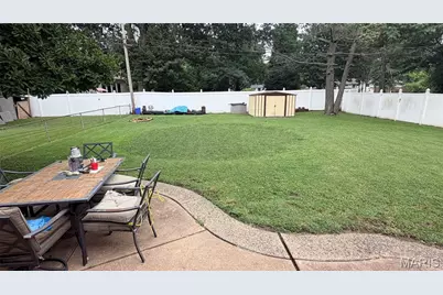 390 S Saint Charles Street, Florissant, MO 63031 - Photo 4