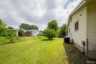 2894 Park New York Dr, Florissant, MO 63031 - Photo 36