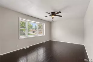1530 Loveland Dr, Florissant, MO 63031 - Photo 2