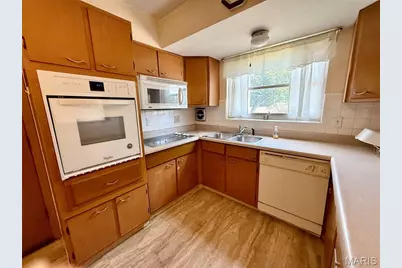 317 Earlsfield Lane, Saint Louis, MO 63125 - Photo 18