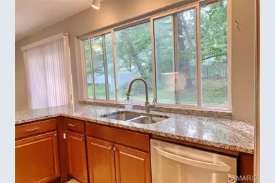 15237 Kempwood Drive, Chesterfield, MO 63017 - Photo 10