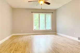15237 Kempwood Dr, Chesterfield, MO 63017 - Photo 18