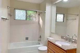 15237 Kempwood Dr, Chesterfield, MO 63017 - Photo 20