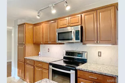 15237 Kempwood Drive, Chesterfield, MO 63017 - Photo 12