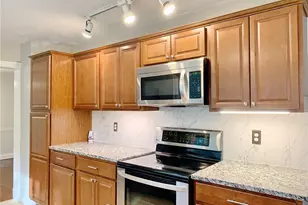 15237 Kempwood Dr, Chesterfield, MO 63017 - Photo 12