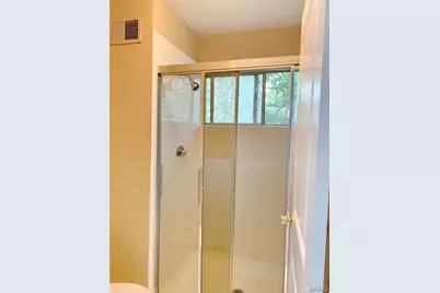 15237 Kempwood Drive, Chesterfield, MO 63017 - Photo 16