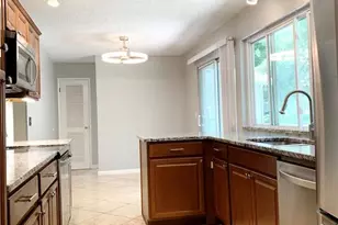 15237 Kempwood Dr, Chesterfield, MO 63017 - Photo 8