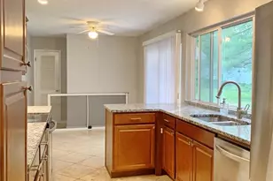 15237 Kempwood Dr, Chesterfield, MO 63017 - Photo 8