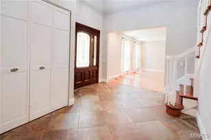 327 Royal Village Dr, Manchester, MO 63011 - Photo 16